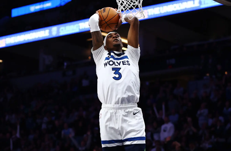 进攻效率大幅提升，森林狼锋线大将正在成为联盟顶级3D球员？